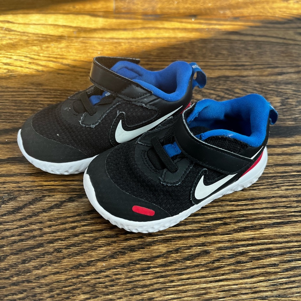 Baby boy Nike Sneakers size 6